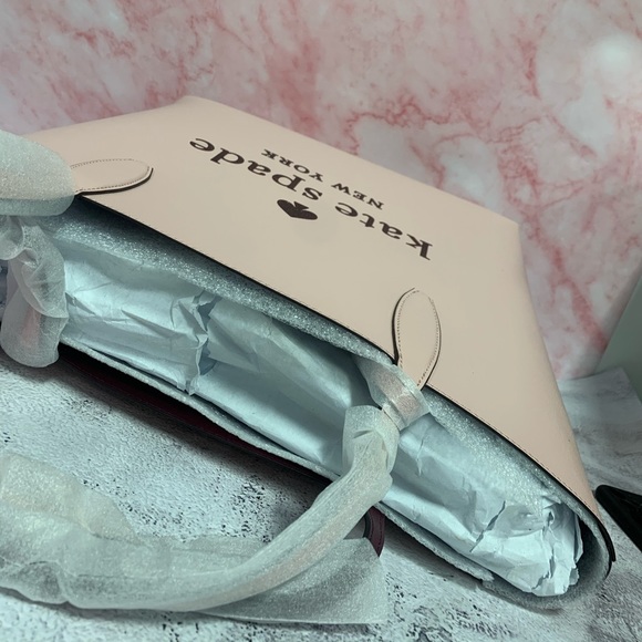 Kate Spade Tote - Picture 5 of 6